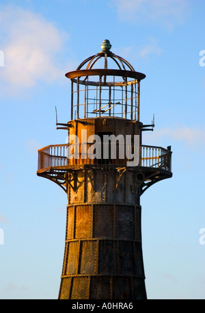 Whitford Point Leuchtturm bei Ebbe auf der Gower Peninsular, South Wales, Großbritannien Stockfoto