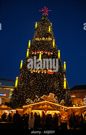 Die weltweit größte Weihnachtsbaum Weihnachtsmarkt, Dortmund, Nordrhein-Westfalen, Deutschland Stockfoto