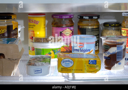 Blick in den Kühlschrank Stockfoto