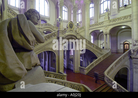 Treppenhäuser der Berliner Gericht Haus, Alt-Moabit, Berlin, Deutschland Stockfoto