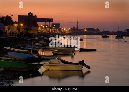 Wells-next-the-Sea ein Hafen an der Küste von North Norfolk England. Herbst Sonnenuntergang Stockfoto