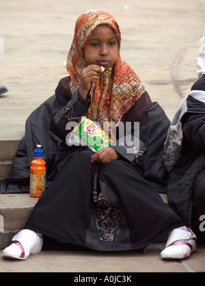 Muslimisches Mädchen tragen Hijab am Trafalgar Square in London Stockfoto