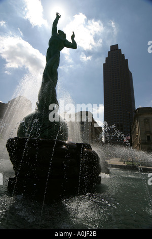 Cleveland Ohio, Memorial Plaza, Springbrunnen, Wasser, Produktauslage Verkauf, öffentliche Kunstwerke, fließendes Wasser, öffentliche Kunstwerke, des ewigen Lebens, Key Tow Stockfoto