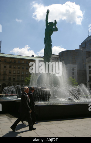 Cleveland Ohio, Memorial Plaza, Springbrunnen, Wasser, Produktauslage Verkauf, öffentliche Kunstwerke, fließendes Wasser, öffentliche Kunstwerke, des ewigen Lebens, Büro Stockfoto