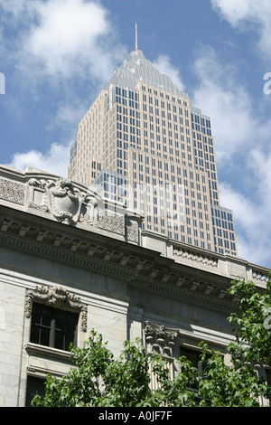 Cleveland Ohio,öffentliche Bibliothek,Buch,Bücher,Sammlung,Lesen,Wissen,Studium,Forschung,Bildung,Lesen,Buch,Bücher,ausleihen,lesen,lesen,lernen,forschen,K Stockfoto