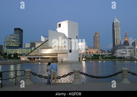 Cleveland Ohio, Lake Erie, Voinovich Park, Rock & Roll Hall of Fame Museum, Geschichte, Ausstellungssammlung, fördern, Ausstellungsverkauf, Erinnerungsstücke, Musik, e Stockfoto