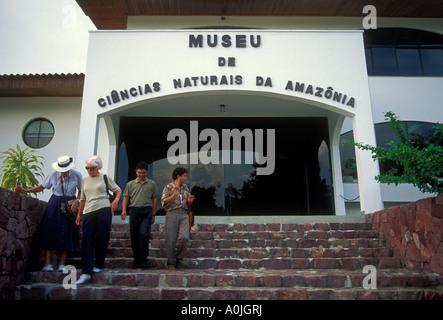 Menschen Touristen Besucher besuchen Natural Science Museum Manaus Amazonas Staat Brasilien Südamerika Stockfoto