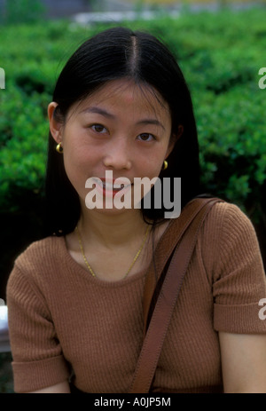 1, 1, chinesische Frau, erwachsene Frau, Erwachsener, Frau, headshot, Head shot, Vorderansicht, den Bund, den Waitan, Stadt Shanghai, Shanghai, China Stockfoto