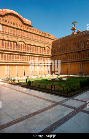 Lalgarh Palace auch bekannt als das Laxmi Niwas Palace Hotel, Bikaner, Indien Stockfoto