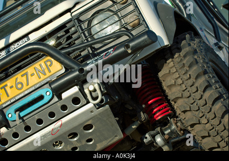 Land Rover Defender mit Equipe Zubehör stark modifiziert. Stockfoto