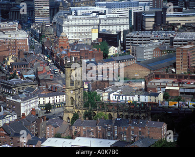 Luftaufnahme von Saint Luke Berry Street, die während des zweiten Weltkrieges bombardiert wurde und verließ als Denkmal Stockfoto