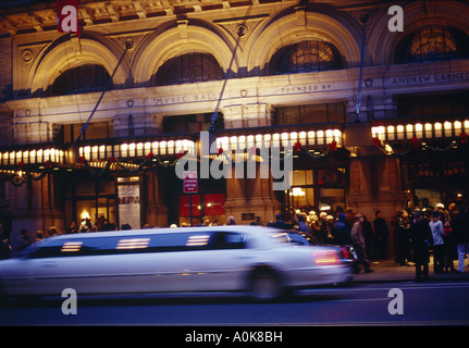 Die Carnegie Hall, Exterieur, Dämmerung Stockfoto