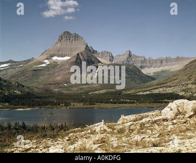 Swiftcurrent Lake im Glacier Nationalpark in Montana im Hintergrund ist Mount Wilbur und Ptarmigan Wand Stockfoto