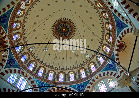 Innenwand, Fayencen aus Iznik Fliesen und Decke der Rustem Pasa Moschee, Istanbul, Türkei. DSC 7082 Stockfoto