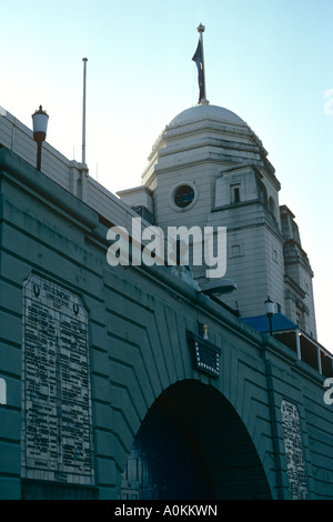 Die Zwillingstürme der alten Wembley Stadion London England Stockfoto