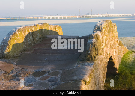 Die swilcan Bridge oder swilken Bridge, ist eine berühmte kleine Brücke aus Stein in St Andrews Links Golf Course; die königliche und alte Golf Club von St. Andrews, Stockfoto