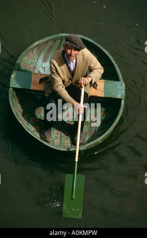 Eustace Rogers, Coracle Maker in Ironbridge nahe Telford England Stockfoto