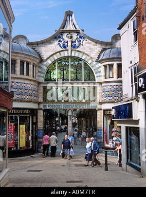 Arcade-St Eingang der Royal Arcade Shopping-Mall, Norwich, Norfolk Stockfoto