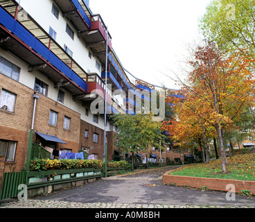 Teil der Siedlung Byker, Newcastle am Tyne. Das 1970 erbaute. Designed by Ralph Erskine. Stockfoto