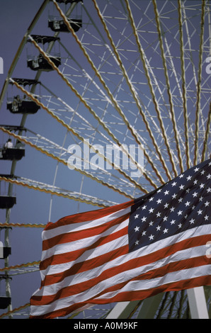 Riesenrad Karneval Kirmes Freizeitpark Stockfoto