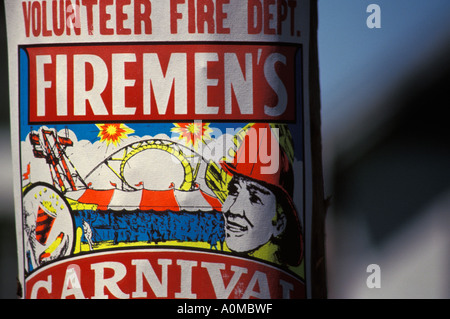 Plakat Werbung Werbung Firemens Freiwillige Feuerwehr Karneval Spaß Urlaub Familie Lifestyle Festival Kleinstadt Stockfoto