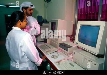 Dubai Vereinigte Arabische Emirate Umweltschutz Air Monitoring Datenanalyse Stockfoto