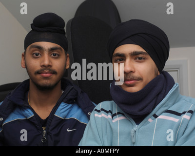 Khalsa Zentrum Tooting London England Sikh Boys Stockfoto
