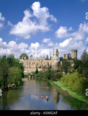 GB - WARWICKSHIRE: Warwick Castle und Fluß Avon Stockfoto