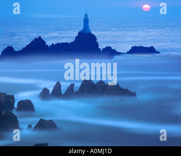 GB - JERSEY: La Corbiere Leuchtturm bei Sonnenuntergang Stockfoto