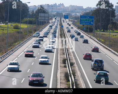 in der Nähe von Torremolinos Costa del Sol Malaga Provinz Spanien Verkehr auf der Autobahn A7 Stockfoto