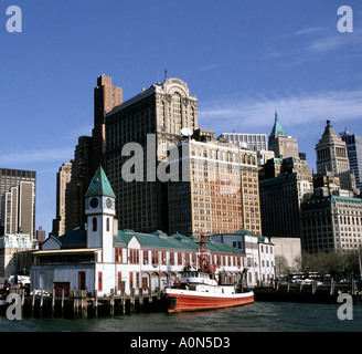 Skyline von lower Manhattan gesehen vom Hudson River Stockfoto
