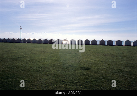 Sturm beschädigte Strandhütten Hove Stockfoto