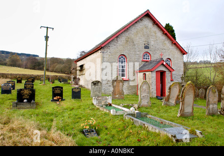 Bethel Baptist Kapelle am Pwllgloyw in der Nähe von Brecon Powys Wales UK erbaut 1855 mit zugehörigen Cottage für Prediger oder Hausmeister Stockfoto