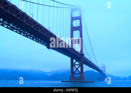 Abenddämmerung Blick auf Golden Gate Bridge in San Francisco Kalifornien Stockfoto