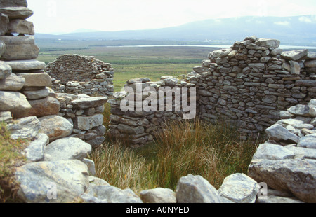 Ruinen eines verlassenen Dorfes auf Achill Island-Irland Stockfoto