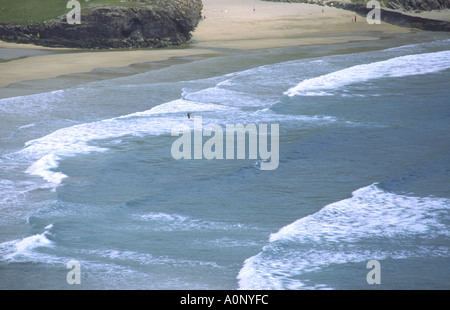 Sandy Beach und Wellen Süd West Irland Stockfoto