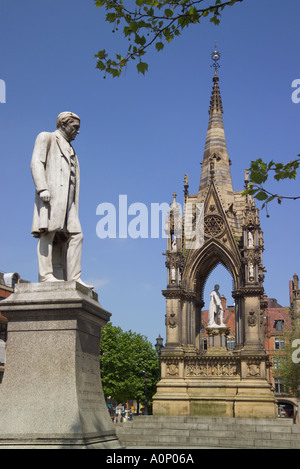 Statue von Oliver Heywood "Albert Square" Manchester Lancashire England Stockfoto