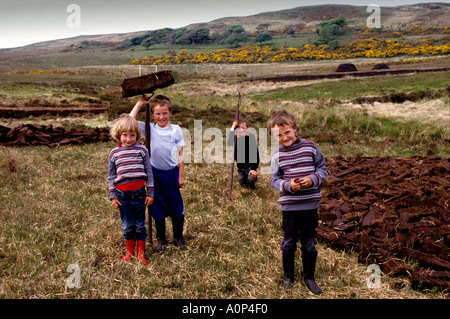 IRLAND TORF GRABEN IM WESTEN DER REPUBLIK IRLAND COPYRIGHT Stockfoto