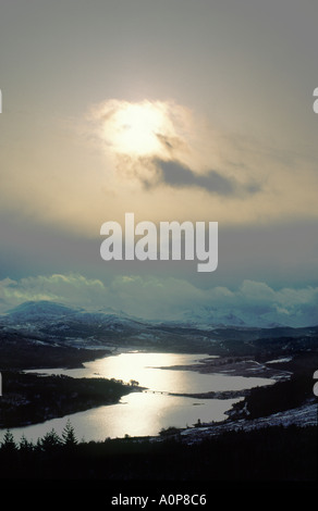 S.W über Loch Garry und Glengarry in der Nähe von Invergarry, Spean Bridge und Fort William. Highland Region Schottlands. Winter Stockfoto