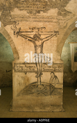 Krypta der orthodoxen Kirche des Heiligen Geistes, die die Körper der Heiligen Anthony Ivan und Eustachius in Vilnius Litauen enthält Stockfoto