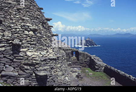 Blick auf alte Klostersiedlung in Irland Skellig Michael Stockfoto