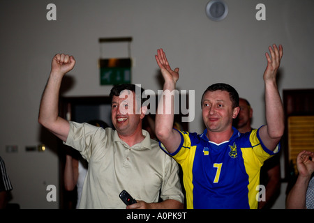 Ukraine besiegte Saudi-Arabien 4: 0, WM-Finale 2006, ukrainische Social Club, London Stockfoto