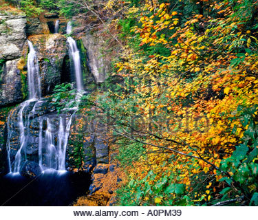 Herbst am Main fällt Bushkill Falls Delaware River Valley Delaware Water Gap National Recreation Area Pennsylvania Stockfoto