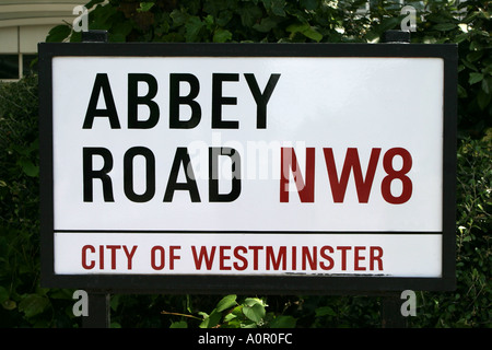 Abbey Road Straßenschild in der Nähe von das Beatles Studio ohne graffiti Stockfoto