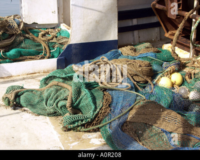 Angeln, Netze und Tackle, Puerto Deportivo de Fuengirola, Hafen von Fuengirola, Costa Del Sol, Andalusien, Spanien Stockfoto