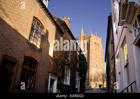 obere Stadt Bridgnorth Bridgenorth Shropshire Midlands England historische Marktstadt St Leonards Kirche Straße schmal Stockfoto