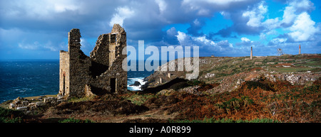 Ruiniert mir Gebäude am Bottallack Cornwall UK Stockfoto