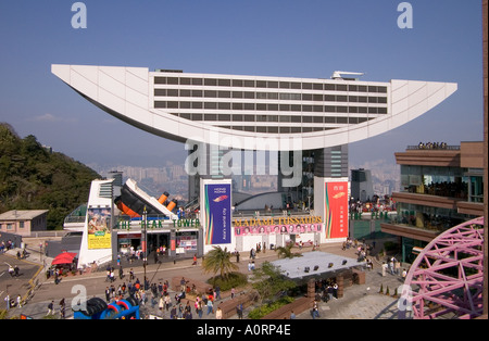 Dh VICTORIA PEAK HONG KONG Peak Tower Straßenbahn-terminal Plaza und Lookout Gebäude Terminus Beobachtung Stockfoto