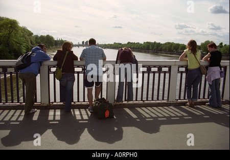 ENGLAND LONDON Blick von Chelsea Bridge über die Themse Stockfoto