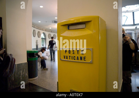 Briefkasten / Rom Stockfoto